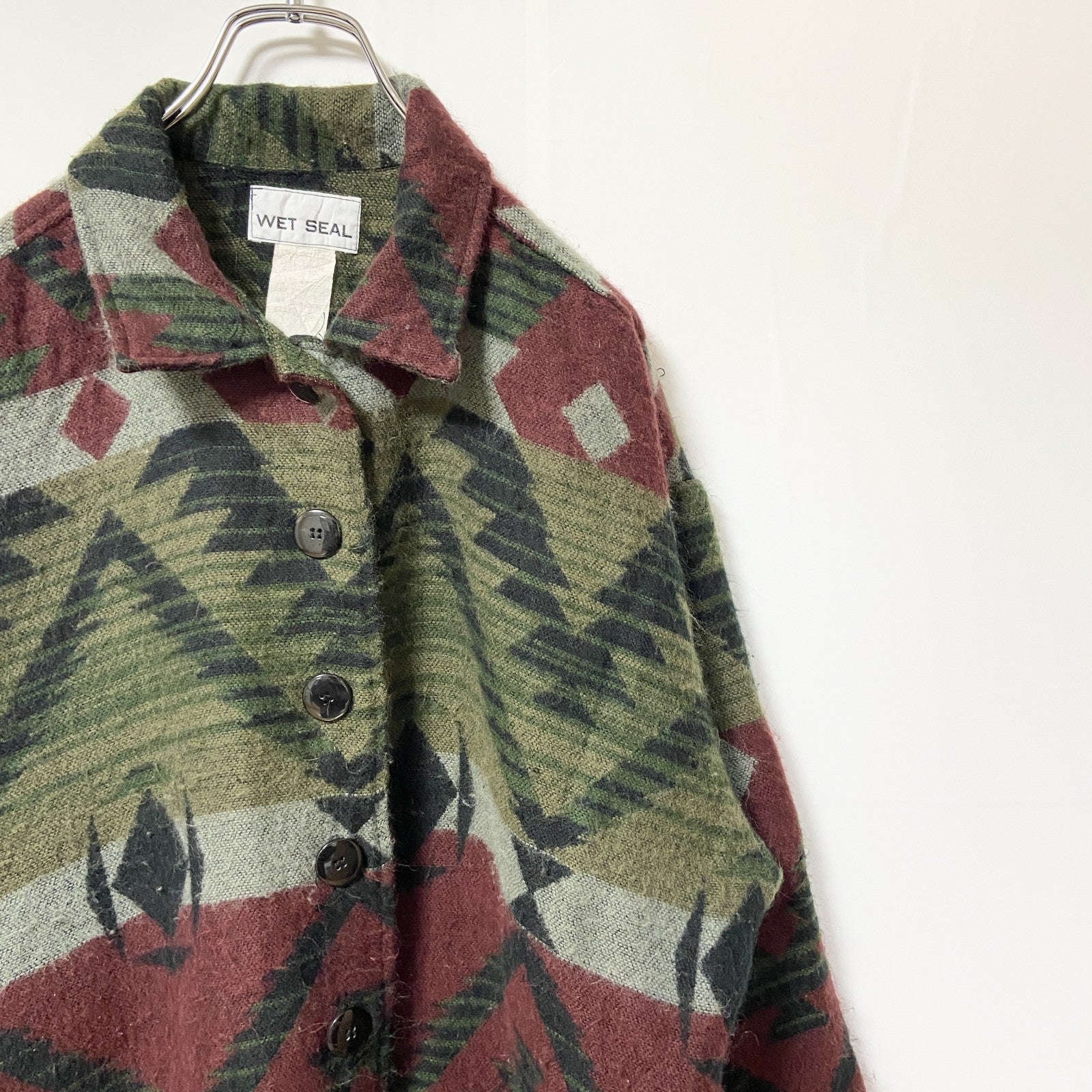 古着 used　WET SEAL　長袖フランネルシャツジャケット　ネイティブ柄　総柄　アウター　レトロデザイン　個性的　Mサイズ