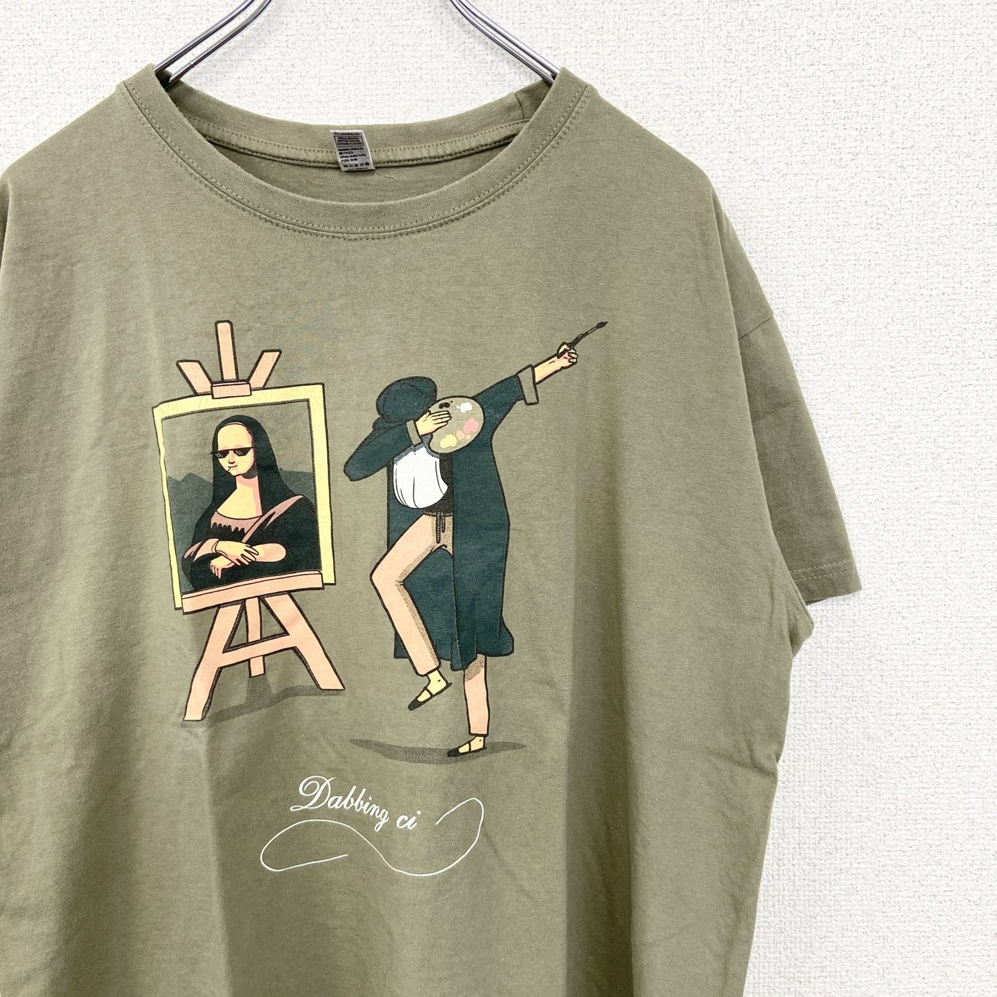 古着 used　Pampling　半袖プリントTシャツ　画家　ダビンチ　クルーネック　カジュアルデザイン　カーキー色　Lサイズ