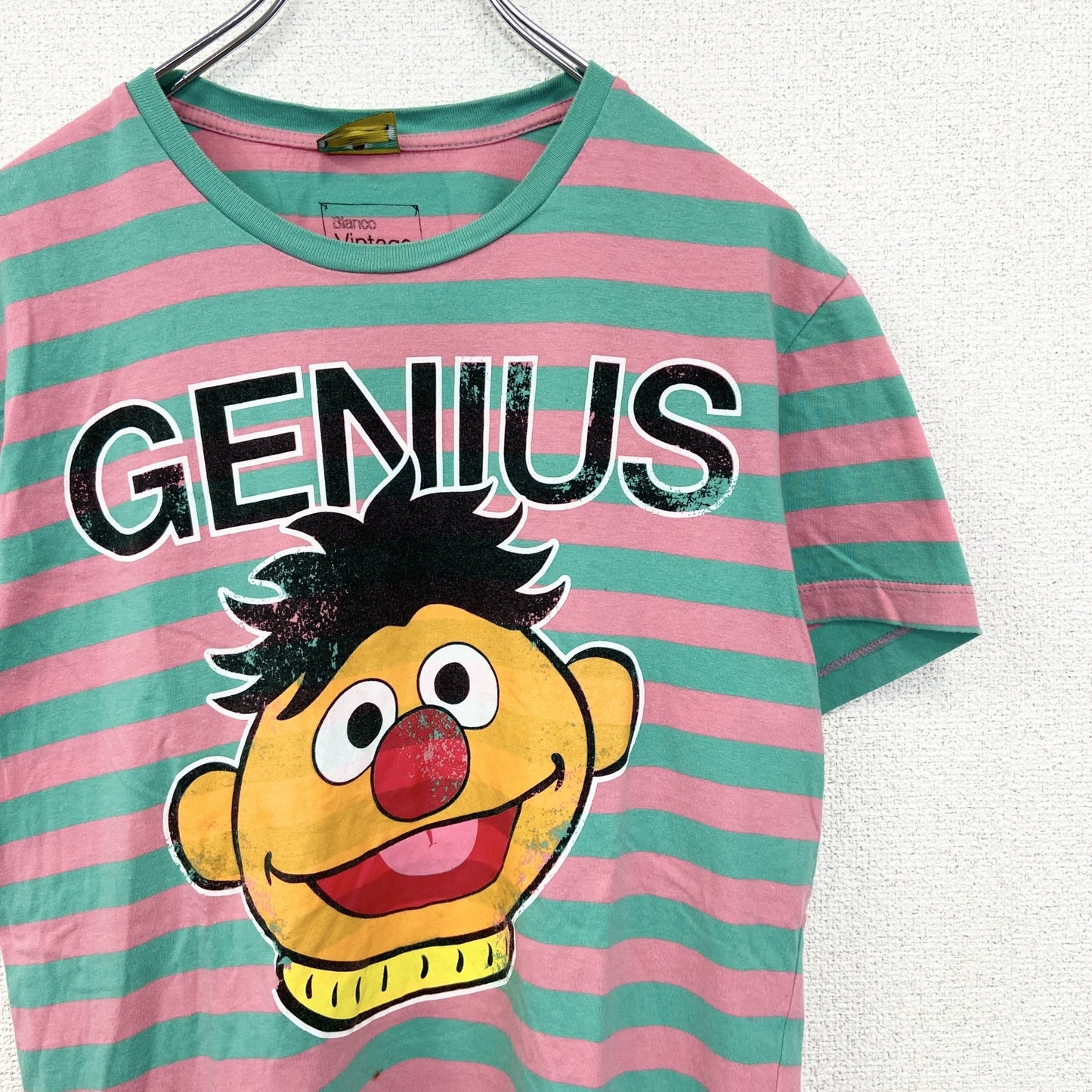 古着 used　SESAME STREET　半袖オリジナルプリントTシャツ　アーニー　ボーダー柄　バイカラー　ピンク　緑　Lサイズ