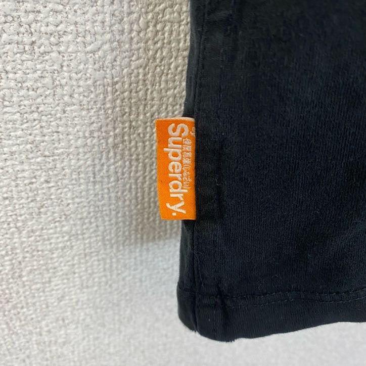 古着 used　SuperDry　極度乾燥　半袖ワンポイントロゴTシャツ　クルーネック　レトロデザイン　黒　ブラック　XSサイズ