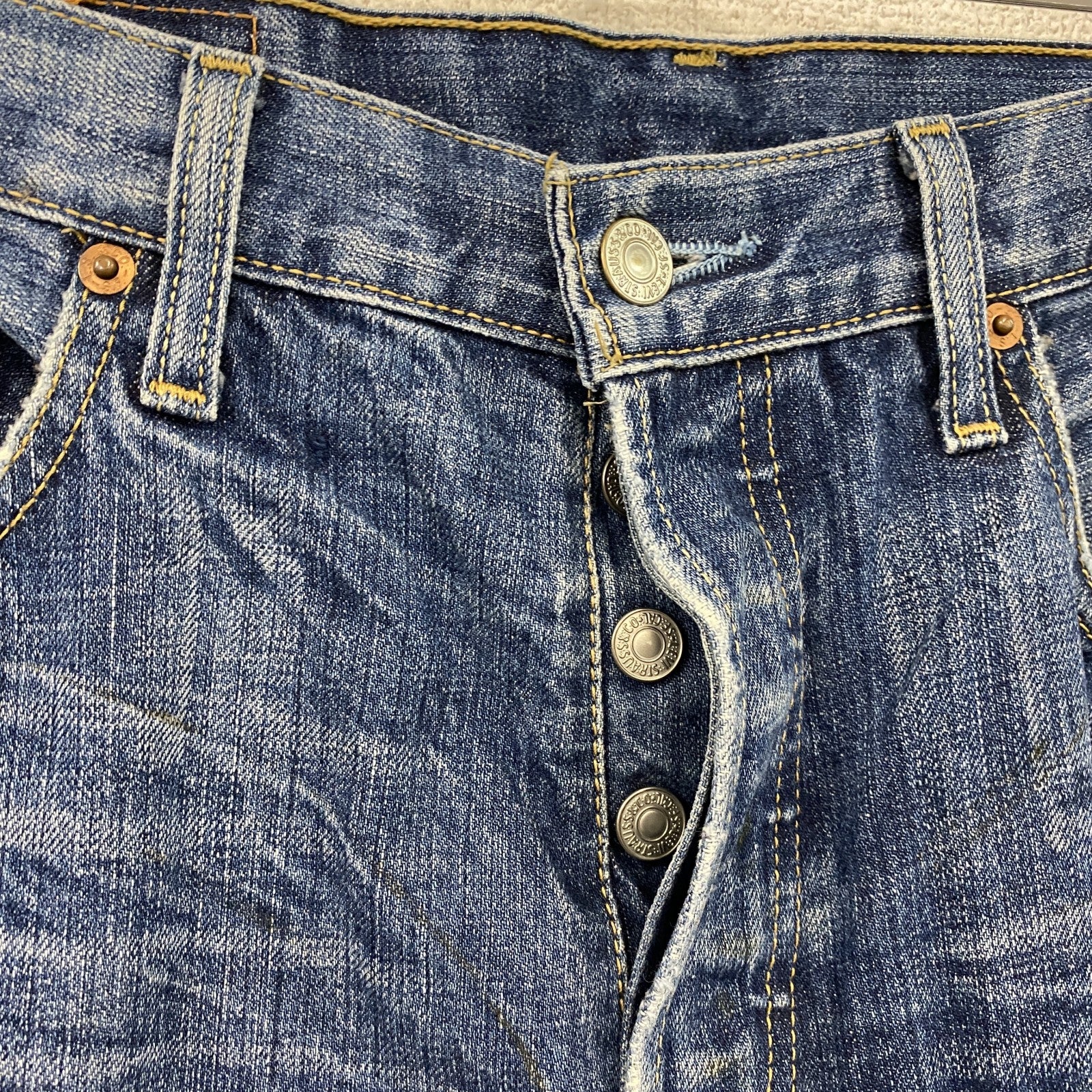 Levi’s　リーバイス　501　ダメージデニムパンツ/ジーンズ　ボタンフライ　縦落ち　鬼ヒゲ　インディゴ　W32サイズ