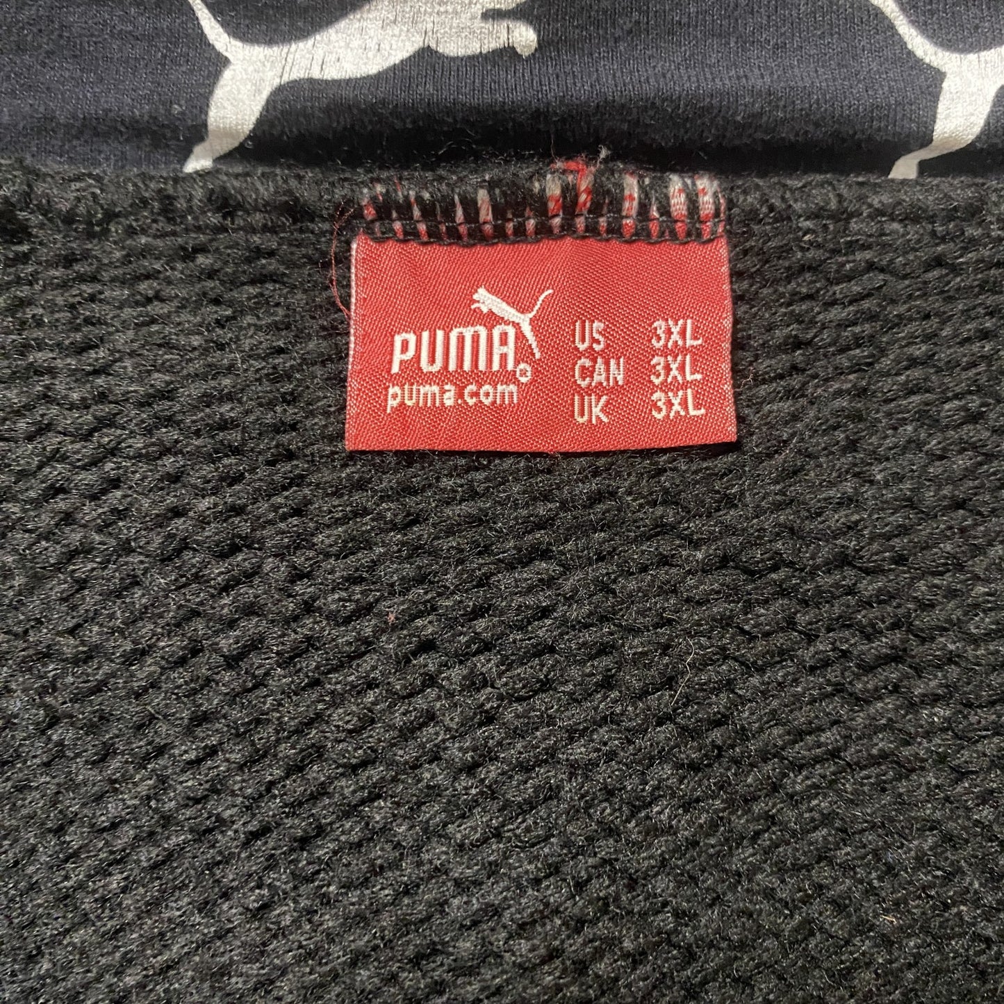 古着 used　PUMA プーマ　長袖ニットパーカー　フルジップ　フーディ　ワンポイント刺繍　黒　ブラック　Mサイズ