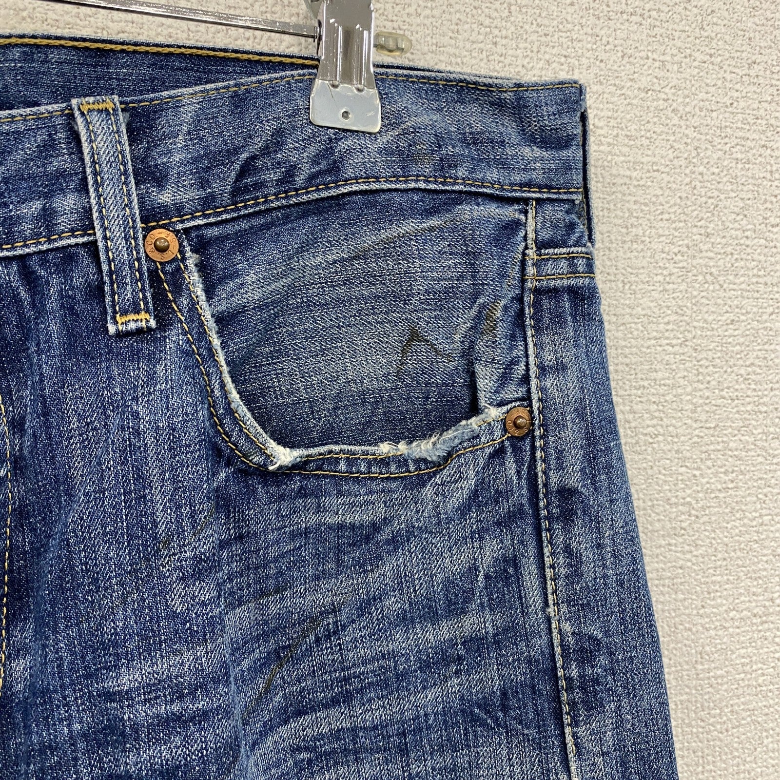 Levi’s　リーバイス　501　ダメージデニムパンツ/ジーンズ　ボタンフライ　縦落ち　鬼ヒゲ　インディゴ　W32サイズ
