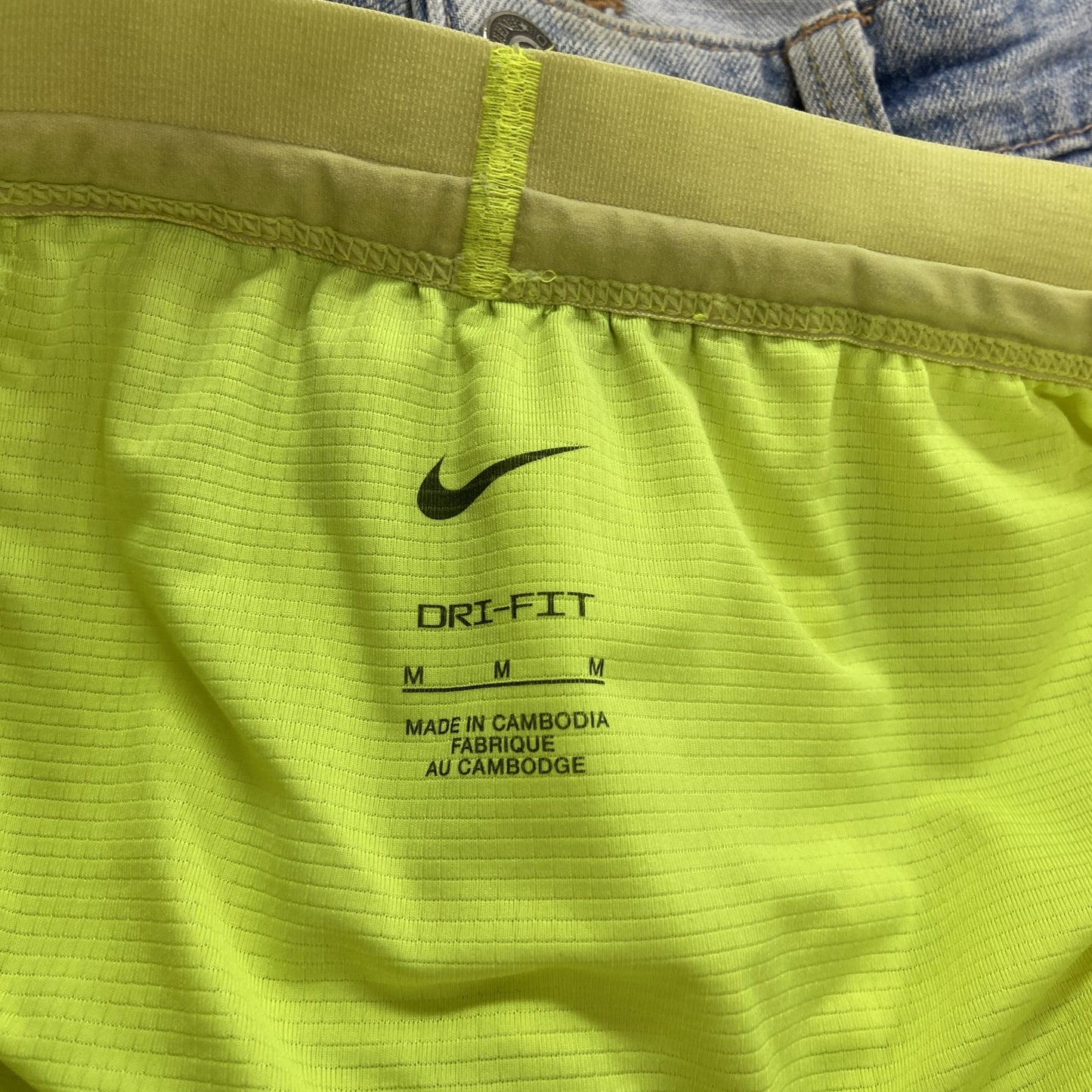 NIKE　ナイキ　ハーフパンツ/ショートパンツ　ランニングパンツ　黄色　蛍光イエロー　Mサイズ
