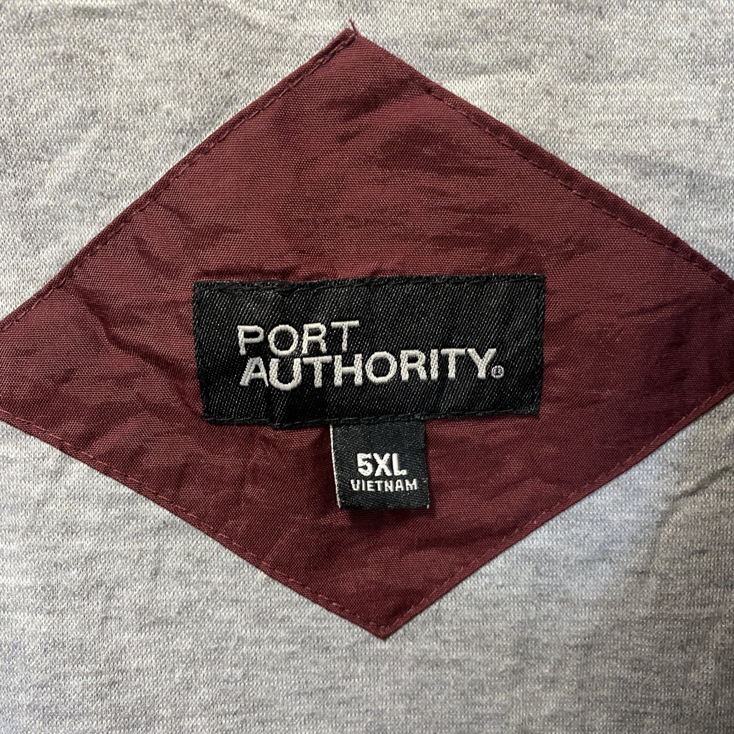 古着 used　PORT AUTHORITY　長袖カレッジロゴ刺繍ブルゾン　ソールズベリー大学　ビッグシルエット　5XLサイズ