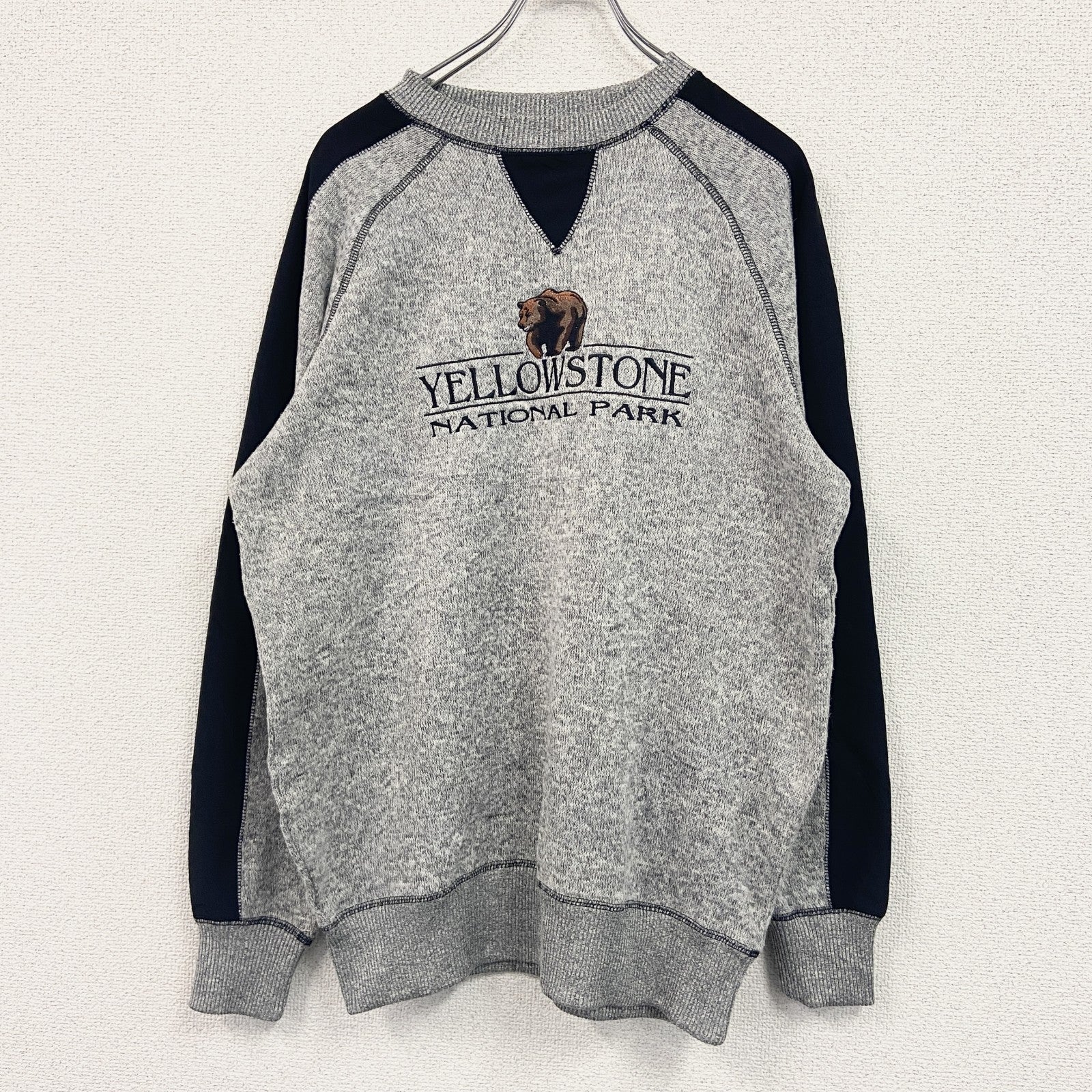 Renegade club　スウェット/トレーナー　前V　ラグランスリーブ　刺繍ロゴ　3連プリント　灰色　グレー　Mサイズ