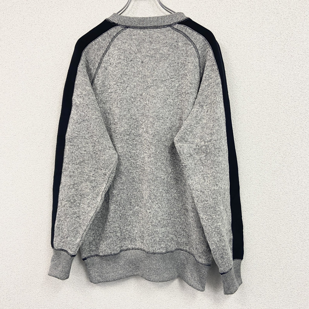 Renegade club　スウェット/トレーナー　前V　ラグランスリーブ　刺繍ロゴ　3連プリント　灰色　グレー　Mサイズ