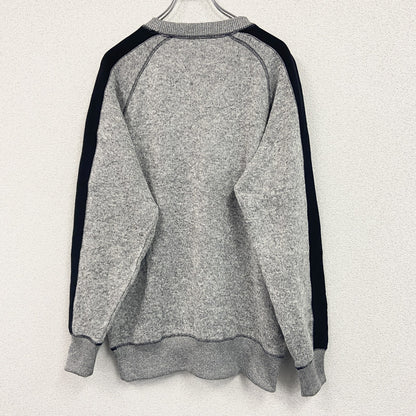 Renegade club　スウェット/トレーナー　前V　ラグランスリーブ　刺繍ロゴ　3連プリント　灰色　グレー　Mサイズ