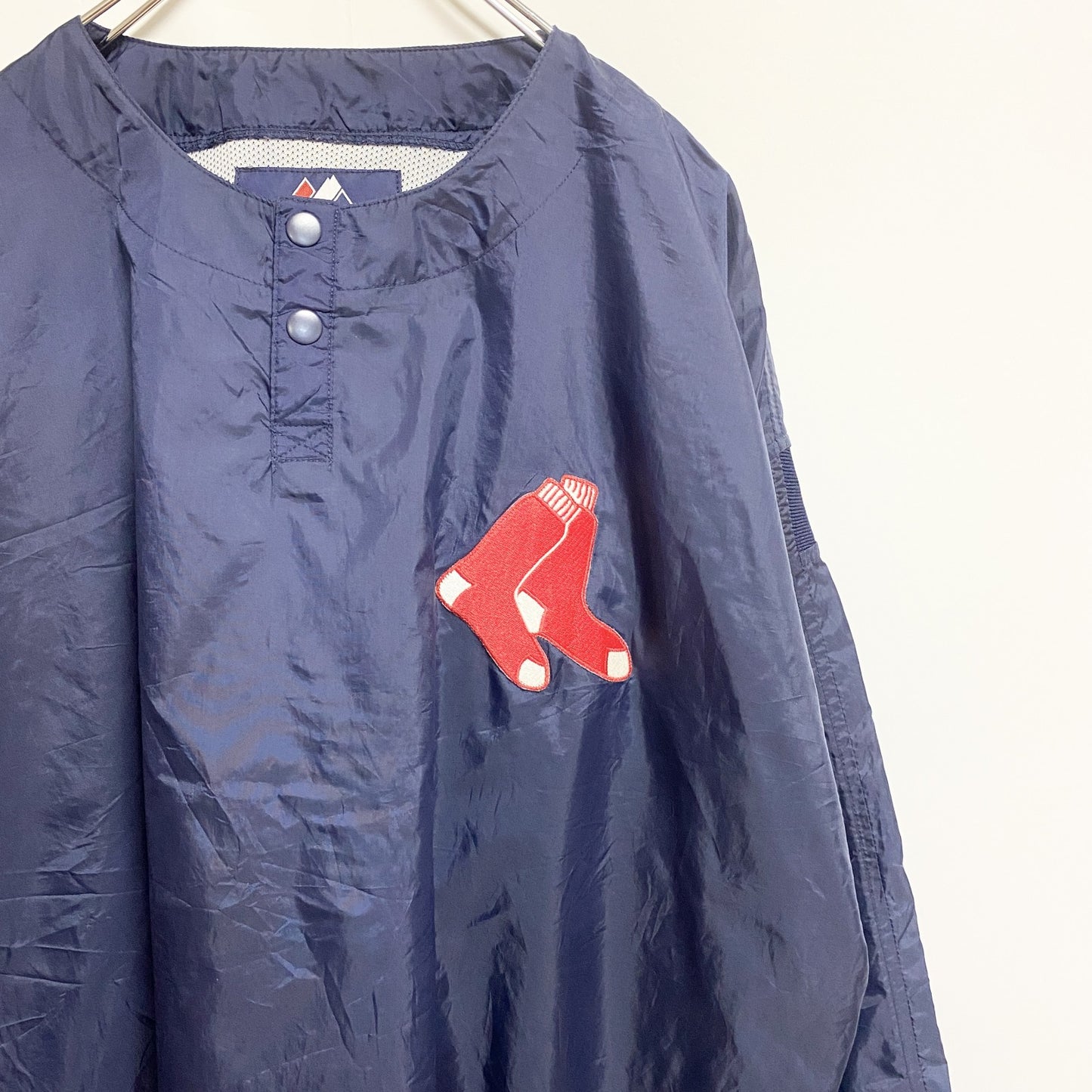 古着 used　Majestic　長袖ワンポイント刺繍ナイロンプルオーバー　ボストンレッドソックス　ネイビー　紺　Lサイズ