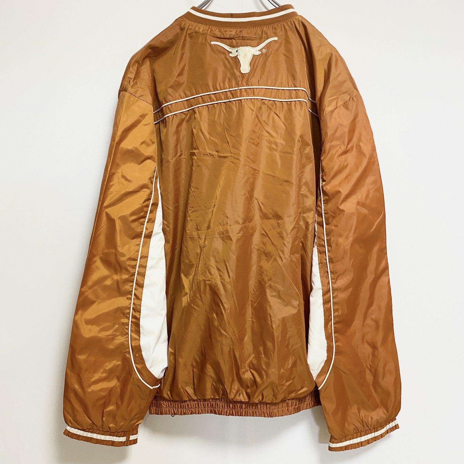 古着 used　G-Ⅲ　長袖ワッペン刺繍ナイロンプルオーバー　LONGHORNS　ロングホーンズ　オレンジ　茶色　Lサイズ