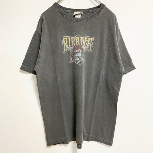 古着 used　MLB メジャーリーグ　ピッツバーグ・パイレーツ　半袖プリントTシャツ　クルーネック　ドクロ　グレー　Mサイズ