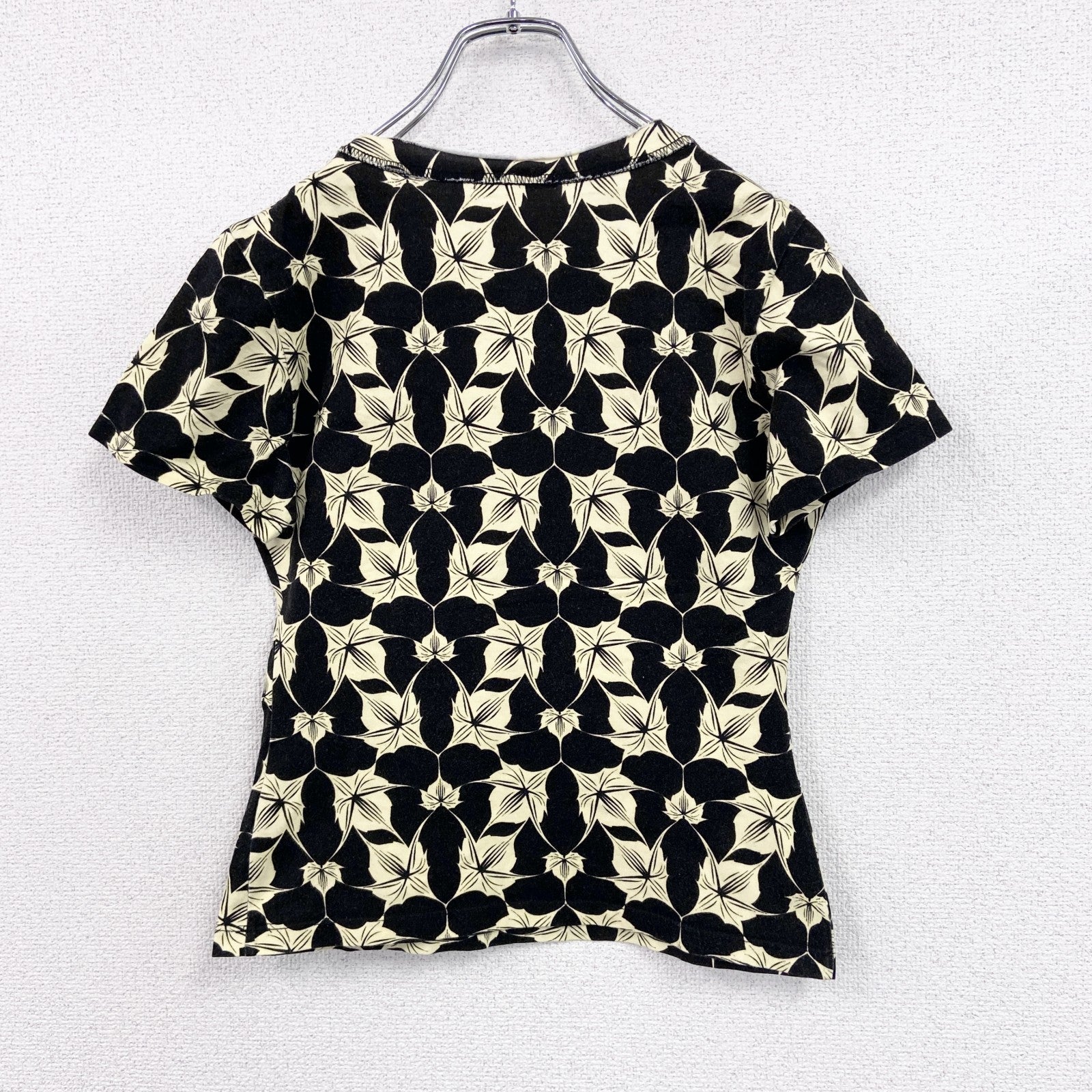 ISSEY MIYAKE　イッセイミヤケ　半袖プリントTシャツ　総柄　花柄　黒　ブラック