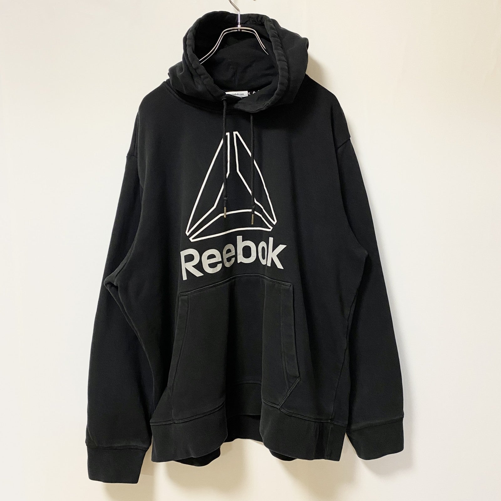 古着 used　Reebok リーボック　長袖ビッグロゴデザインパーカー　スウェットフーディ　黒　ルーズフィット　XXLサイズ