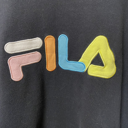 古着 used　FILA フィラ　長袖ビッグロゴカラフルデザインスウェット　トレーナー　クルーネック　ブラック　Ｌサイズ