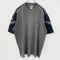 古着 used　adidas アディダス　万国旗タグ　半袖ワンポイントロゴ刺繍Tシャツ　ライン　グレー　ビックシルエット