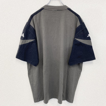 古着 used　adidas アディダス　万国旗タグ　半袖ワンポイントロゴ刺繍Tシャツ　ライン　グレー　ビックシルエット