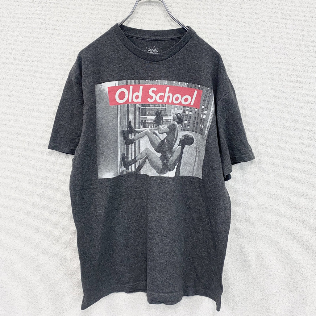 BAT MAN　バットマン　半袖プリントTシャツ　アメコミT　灰色　ダークグレー　Lサイズ