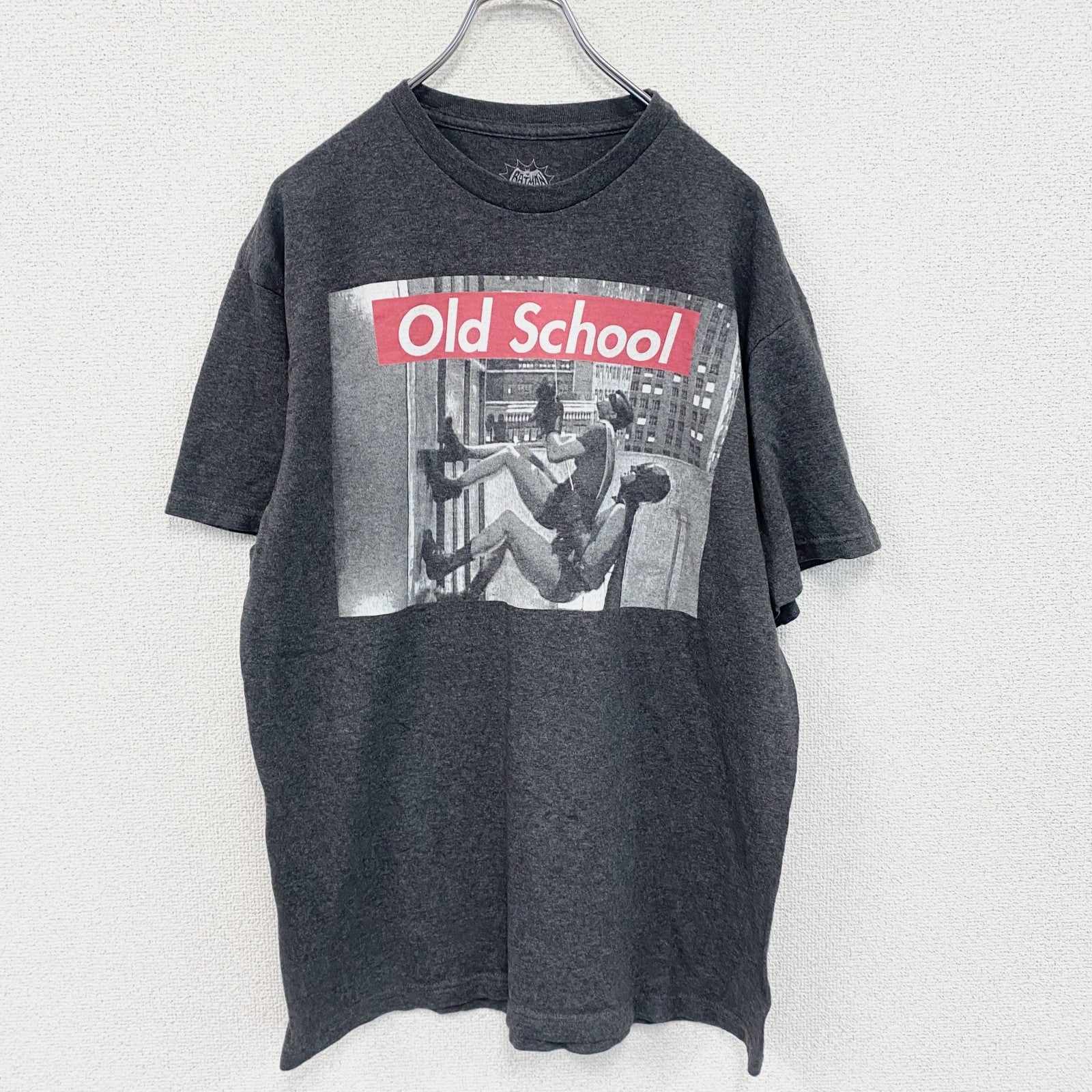 BAT MAN　バットマン　半袖プリントTシャツ　アメコミT　灰色　ダークグレー　Lサイズ