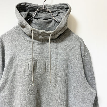 古着 used　PUMA プーマ　長袖ビッグロゴデザインパーカー　スウェットフーディ　グレー　カジュアル　前ポケット　Mサイズ