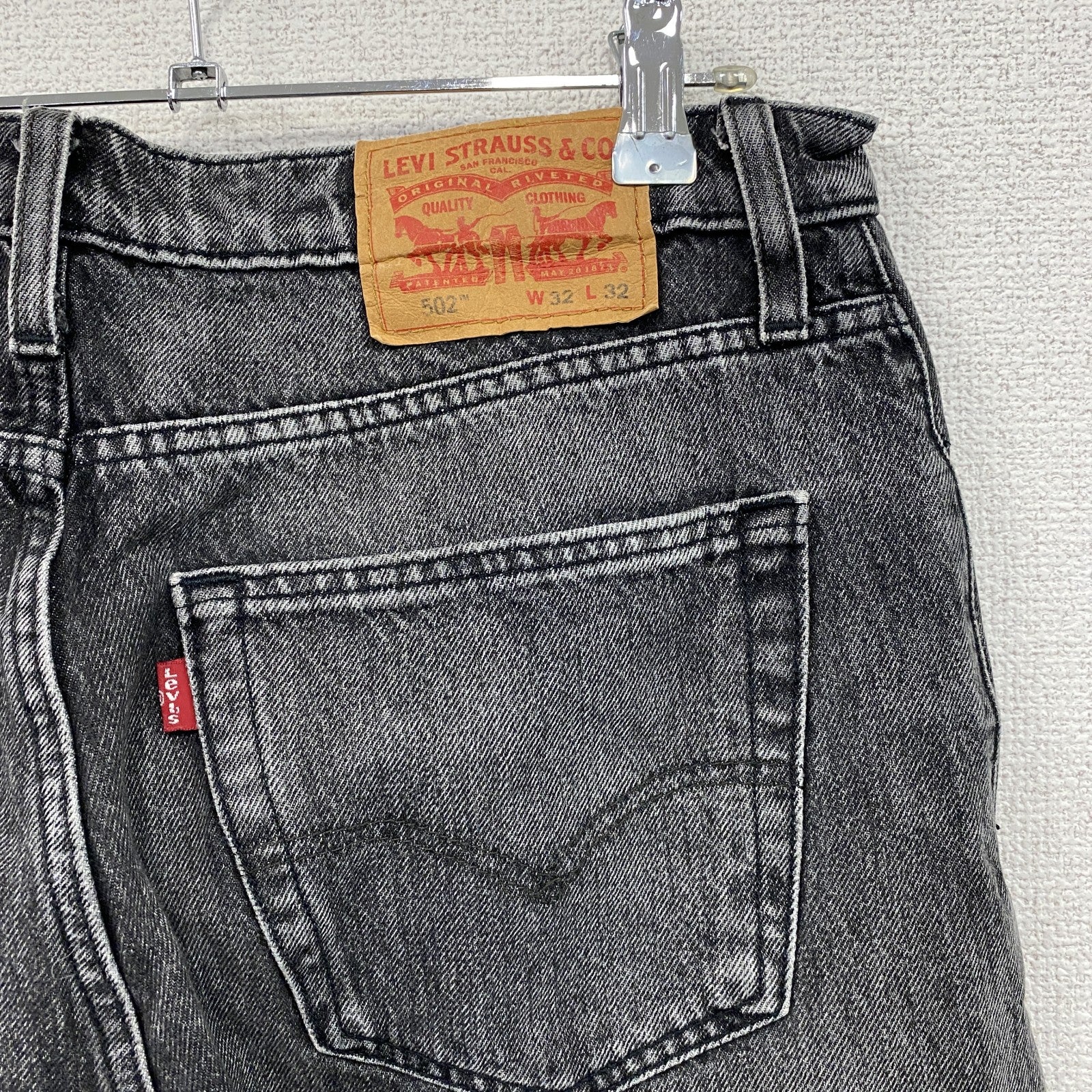 Levi’s　リーバイス　502　ブラックデニムパンツ/ジーンズ　ジップフライ　縦落ち　黒　ブラック　W32サイズ