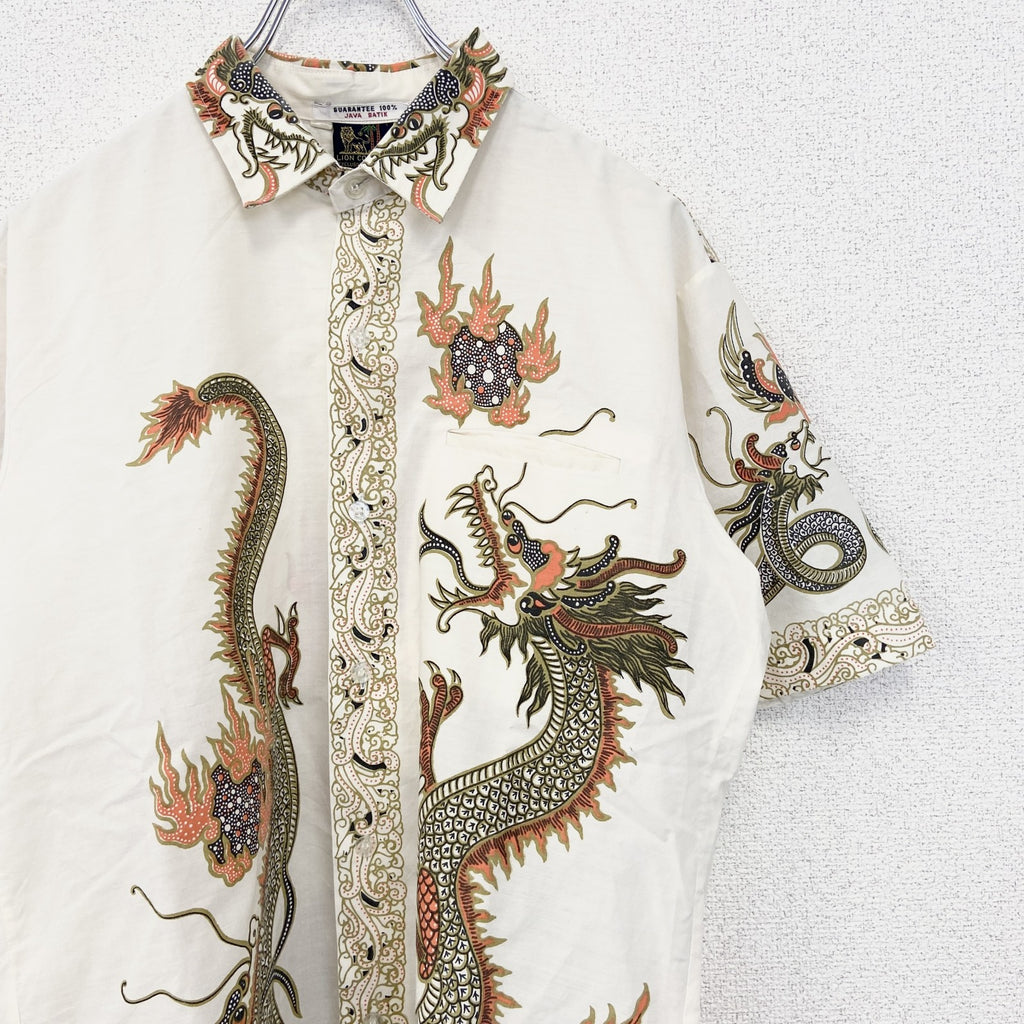 古着 used　LION COCONUT　半袖プリント柄シャツ　バテック柄　ドラゴン　龍　個性的デザイン　襟付き　総柄　Lサイズ