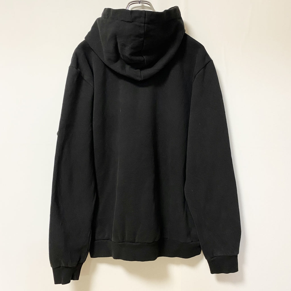 古着 used　PUMA プーマ　長袖ワンポイントロゴデザインパーカー　スウェットフーディ　黒　カジュアル　前ポケット　Mサイズ