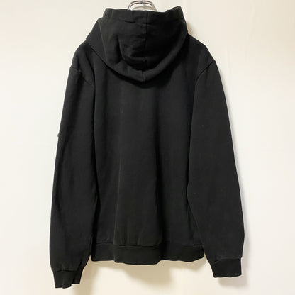 古着 used　PUMA プーマ　長袖ワンポイントロゴデザインパーカー　スウェットフーディ　黒　カジュアル　前ポケット　Mサイズ