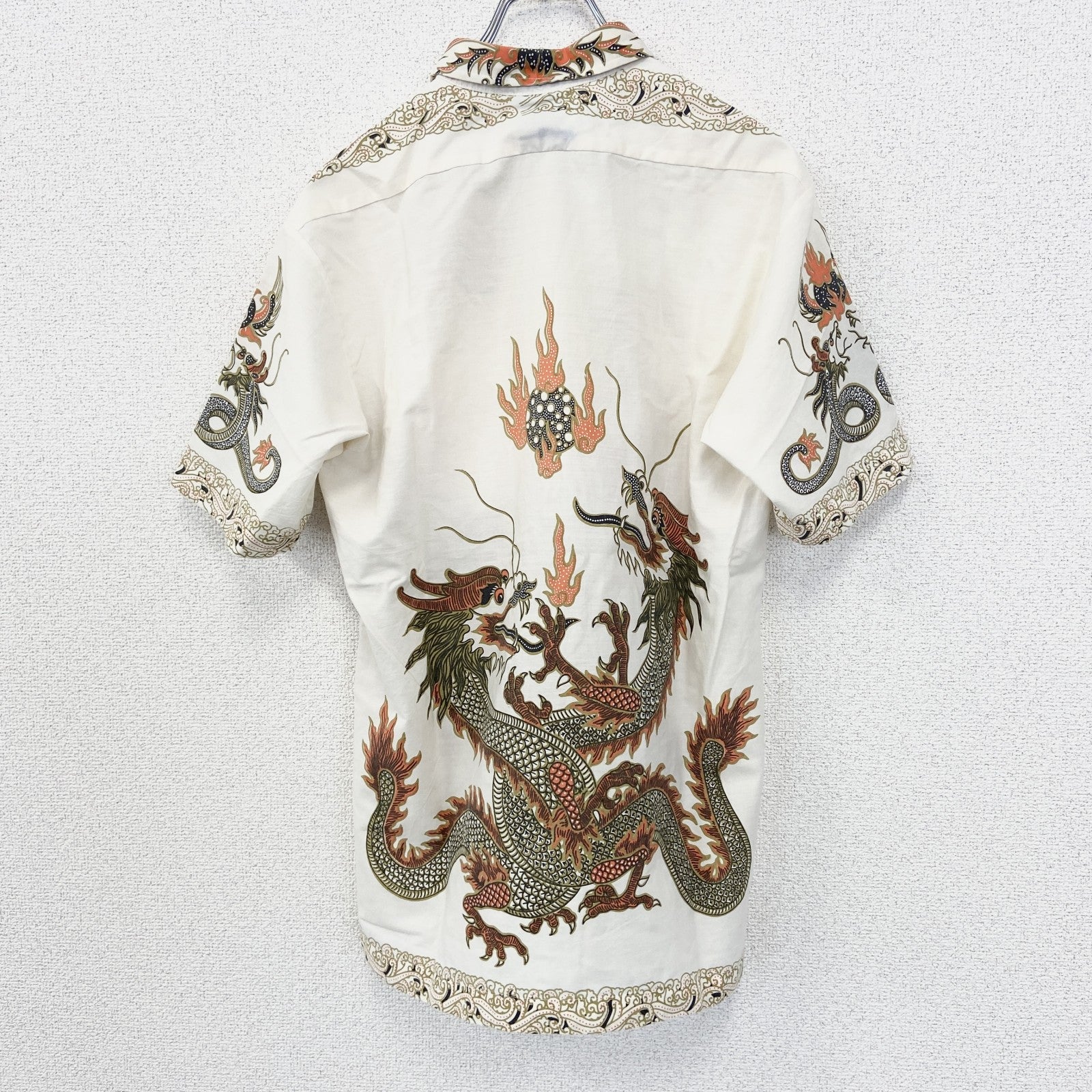 古着 used　LION COCONUT　半袖プリント柄シャツ　バテック柄　ドラゴン　龍　個性的デザイン　襟付き　総柄　Lサイズ