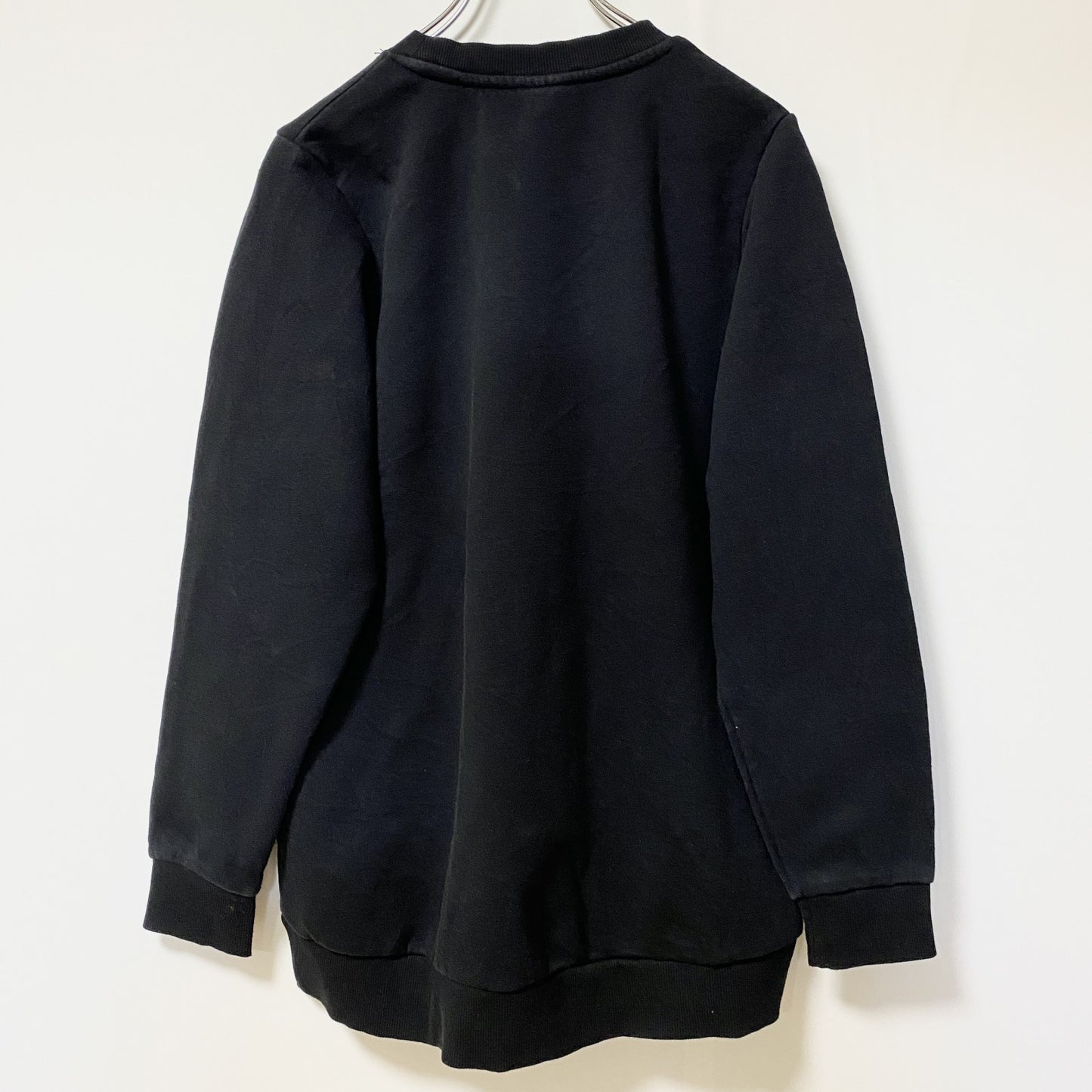 古着 used　FILA フィラ　長袖ワンポイントロゴ刺デザインスウェット　トレーナー　クルーネック　黒　Lサイズ