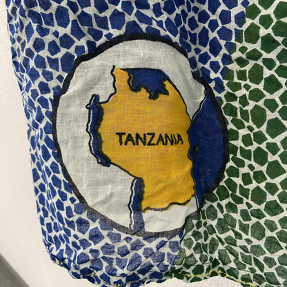 古着 used　半袖プリント柄シャツ　タイル柄　タンザニア　アフリカ　個性的デザイン　襟付き　総柄　レトロ　Lサイズ
