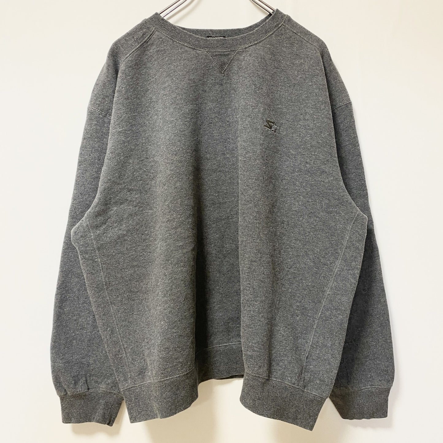古着 used　STARTER　スターター　長袖ワンポイント刺繍スウェット　トレーナー　グレー　ビッグシルエット　XLサイズ
