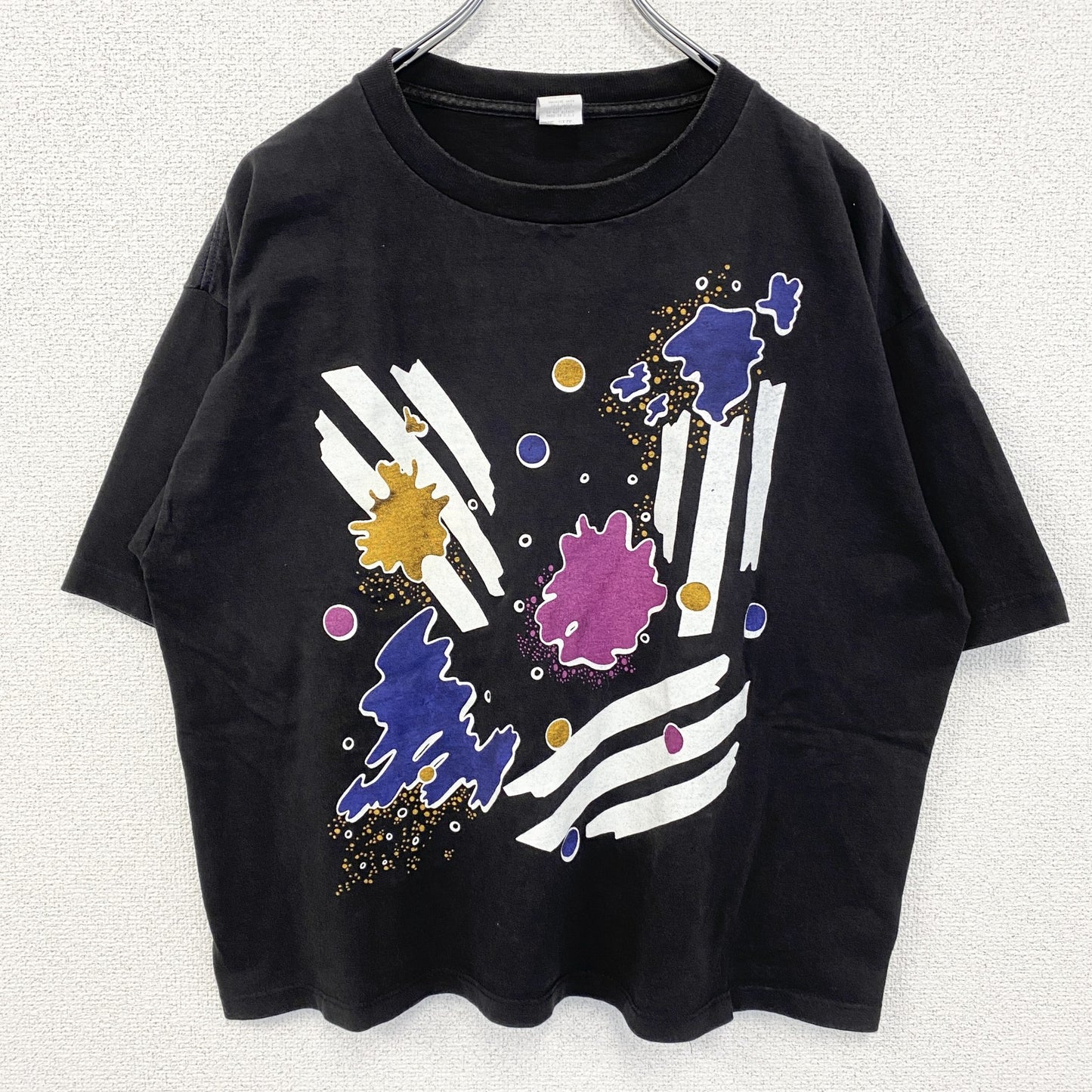 古着 used　半袖デザインプリントTシャツ　グラフィックプリント　ペイント　クルーネック　黒　ブラック