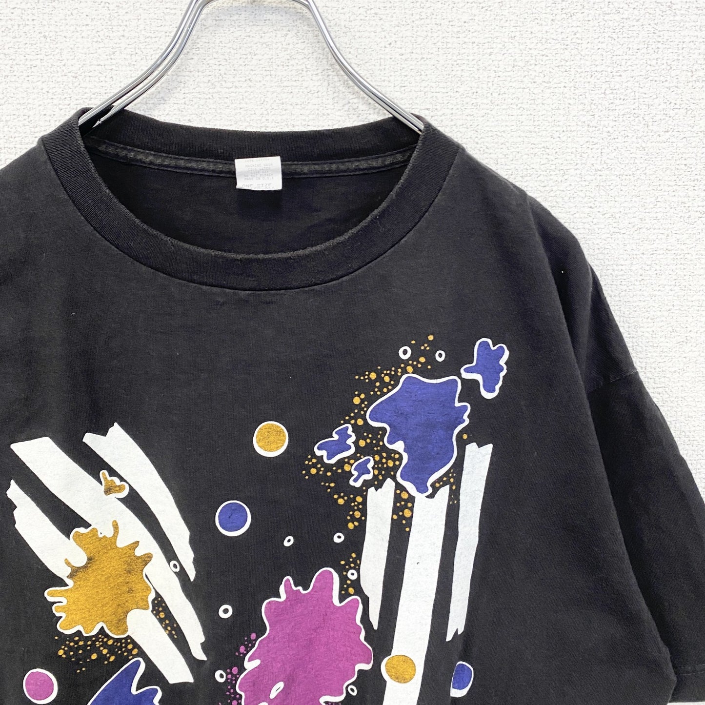 古着 used　半袖デザインプリントTシャツ　グラフィックプリント　ペイント　クルーネック　黒　ブラック