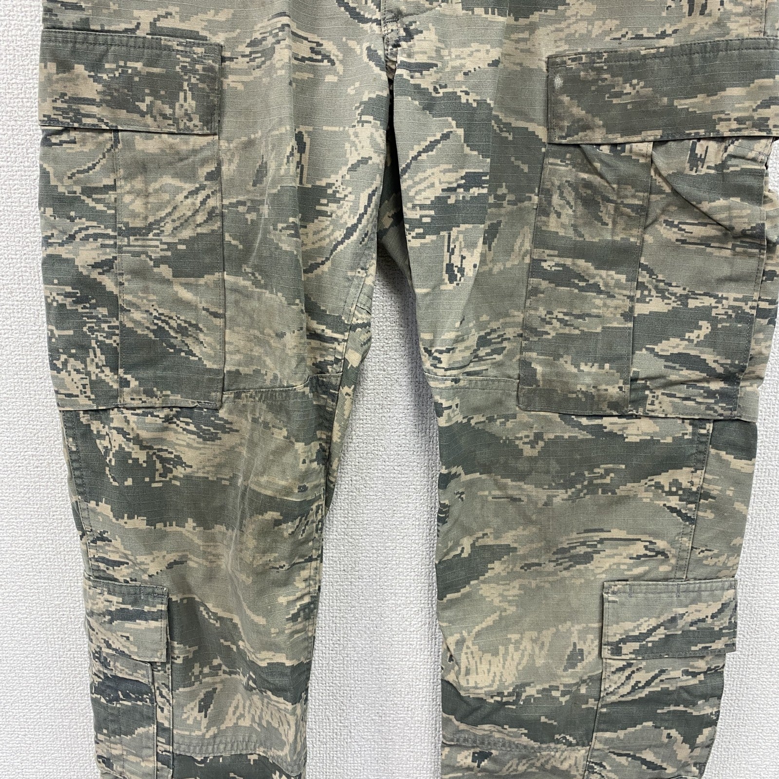U.S.AIR FORCE　米空軍　ABU　カーゴパンツ　ミリタリーパンツ　8つポケット　デジタルカモ　迷彩　カーキ　30Rサイズ