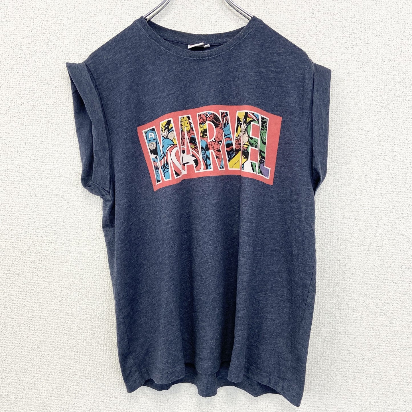 古着 used　MARVEL マーベル　半袖オリジナルプリントTシャツ　カジュアルデザイン　ネイビー　クルーネック　Mサイズ