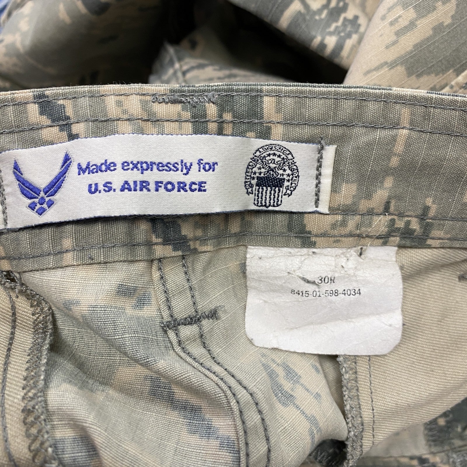 U.S.AIR FORCE　米空軍　ABU　カーゴパンツ　ミリタリーパンツ　8つポケット　デジタルカモ　迷彩　カーキ　30Rサイズ