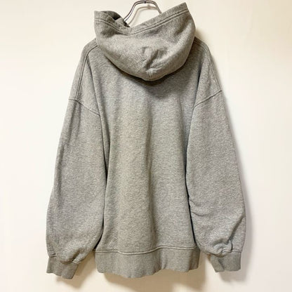 古着 used　LEVI’S リーバイス　長袖ビッグロゴデザインパーカー　スウェットフーディ　グレー　前ポケット　Ｌサイズ