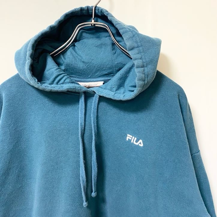 古着 used　FILA フィラ　長袖ワンポイントロゴ刺繡デザインパーカー　フーディースウェット　ブルー　XXＬサイズ