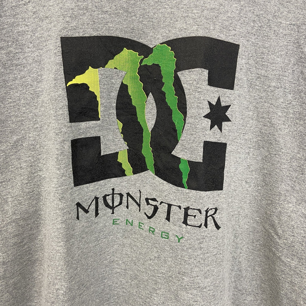 古着 used　DC ディーシー　半袖ロゴプリントTシャツ　モンスターエナジー　グレー　クルーネック　レトロデザイン　Lサイズ