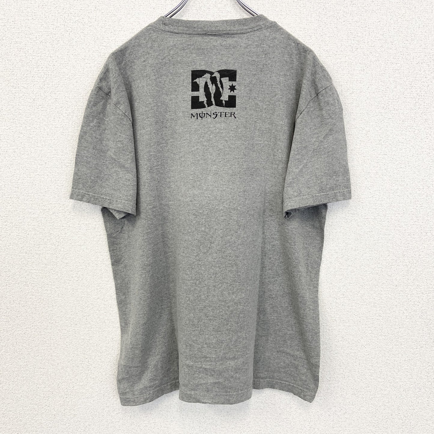 古着 used　DC ディーシー　半袖ロゴプリントTシャツ　モンスターエナジー　グレー　クルーネック　レトロデザイン　Lサイズ