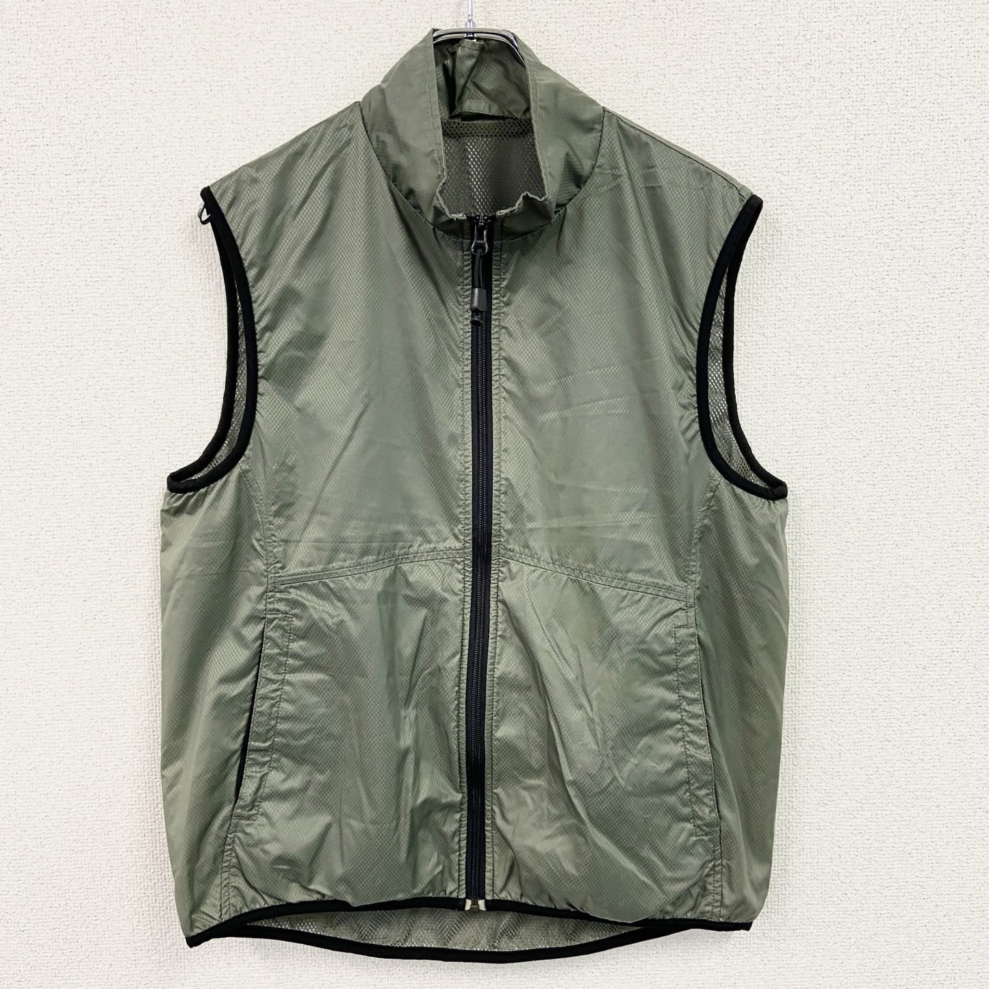 UNIQLO　ユニクロ　フルジップベスト　カーキ　Lサイズ