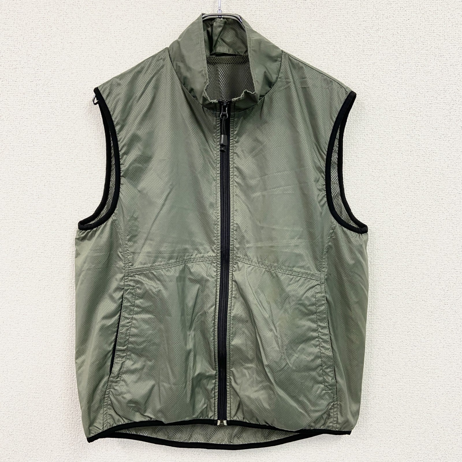 UNIQLO　ユニクロ　フルジップベスト　カーキ　Lサイズ