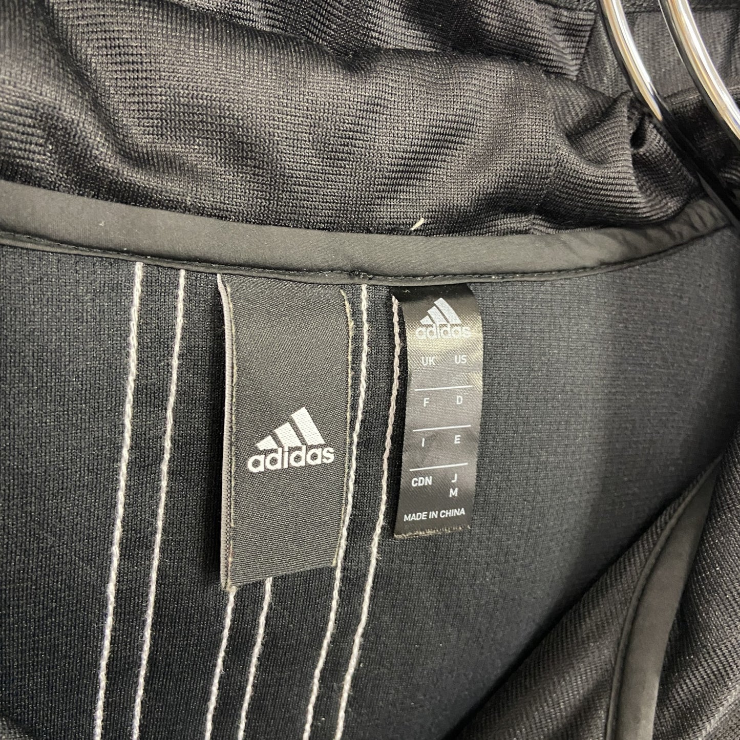adidas　アディダス　フルジップパーカー　ジャージ　フーディー　黒　ブラック　Mサイズ