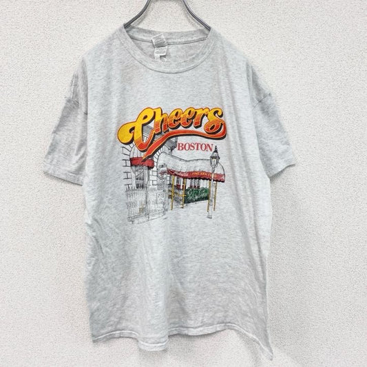 GILDAN　ギルダン　半袖プリントイラストTシャツ　BOSTON　クルーネック　灰色　ライトグレー　XLサイズ