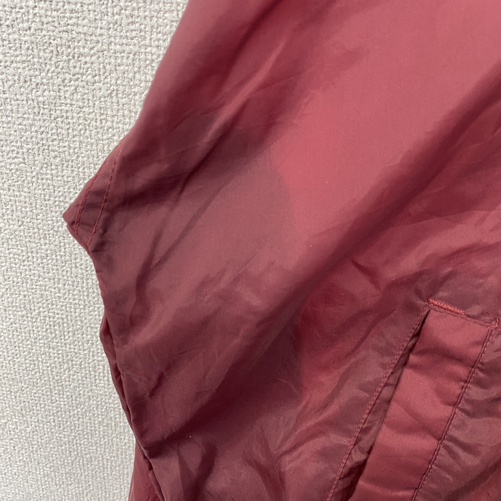 古着 used　LOCKER LINE　長袖Vネックカレッジナイロンプルオーバー　ミシシッピ大学　ワインレッド　Lサイズ