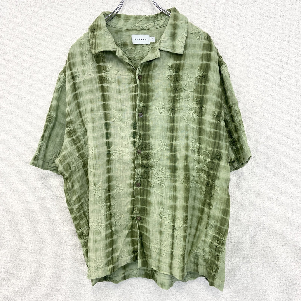 古着 used　TOPMAN　トップマン　半袖刺柄シャツ　総柄　花柄　カジュアルデザイン　胸ポケット　襟付き　個性的　Lサイズ