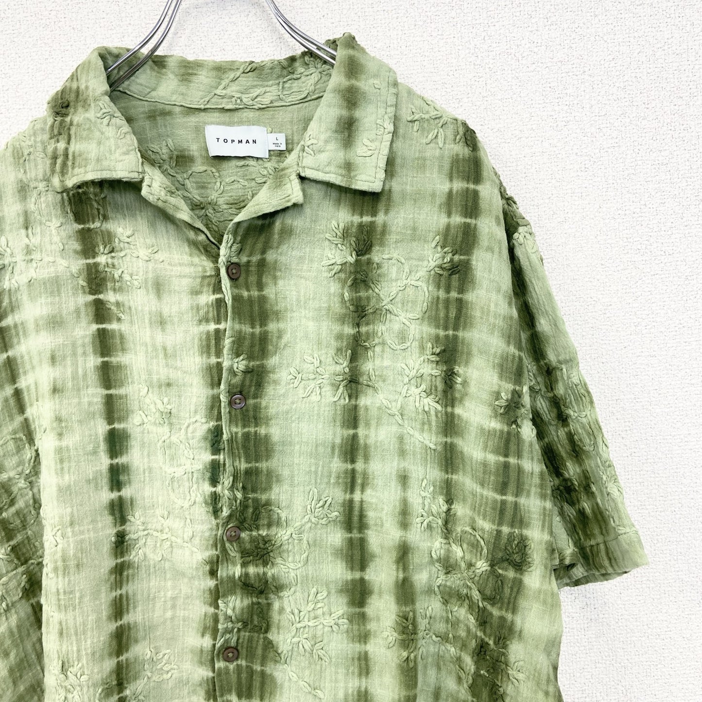 古着 used　TOPMAN　トップマン　半袖刺柄シャツ　総柄　花柄　カジュアルデザイン　胸ポケット　襟付き　個性的　Lサイズ