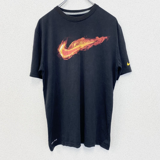 古着 used　NIKE ナイキ　半袖プリントデザインTシャツ　スウッシュロゴ　炎　DRI-FIT　クルーネック　黒　Mサイズ