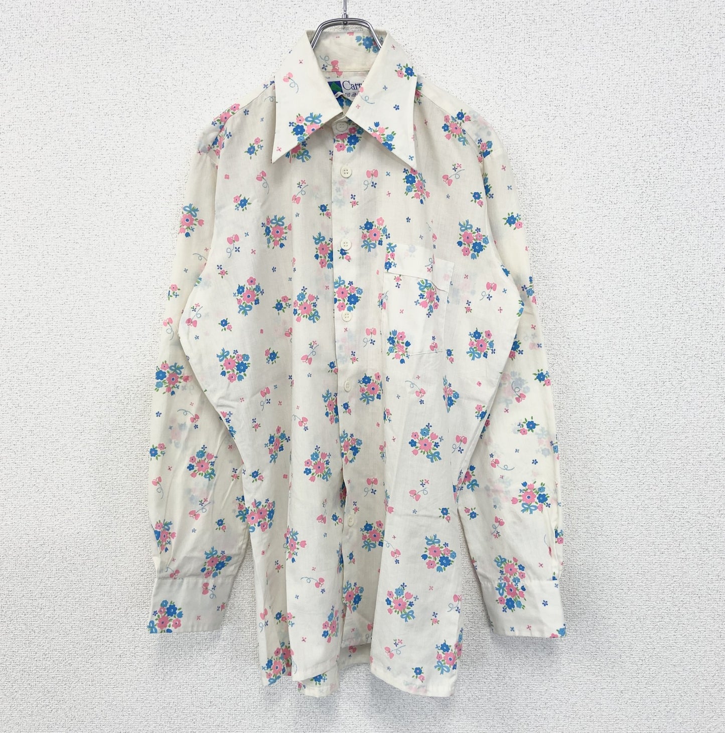 古着 used　Carr'e　長袖プリント柄シャツ　花柄　蝶々　総柄　レトロデザイン　ヴィンテージ風　白　ホワイト　Lサイズ