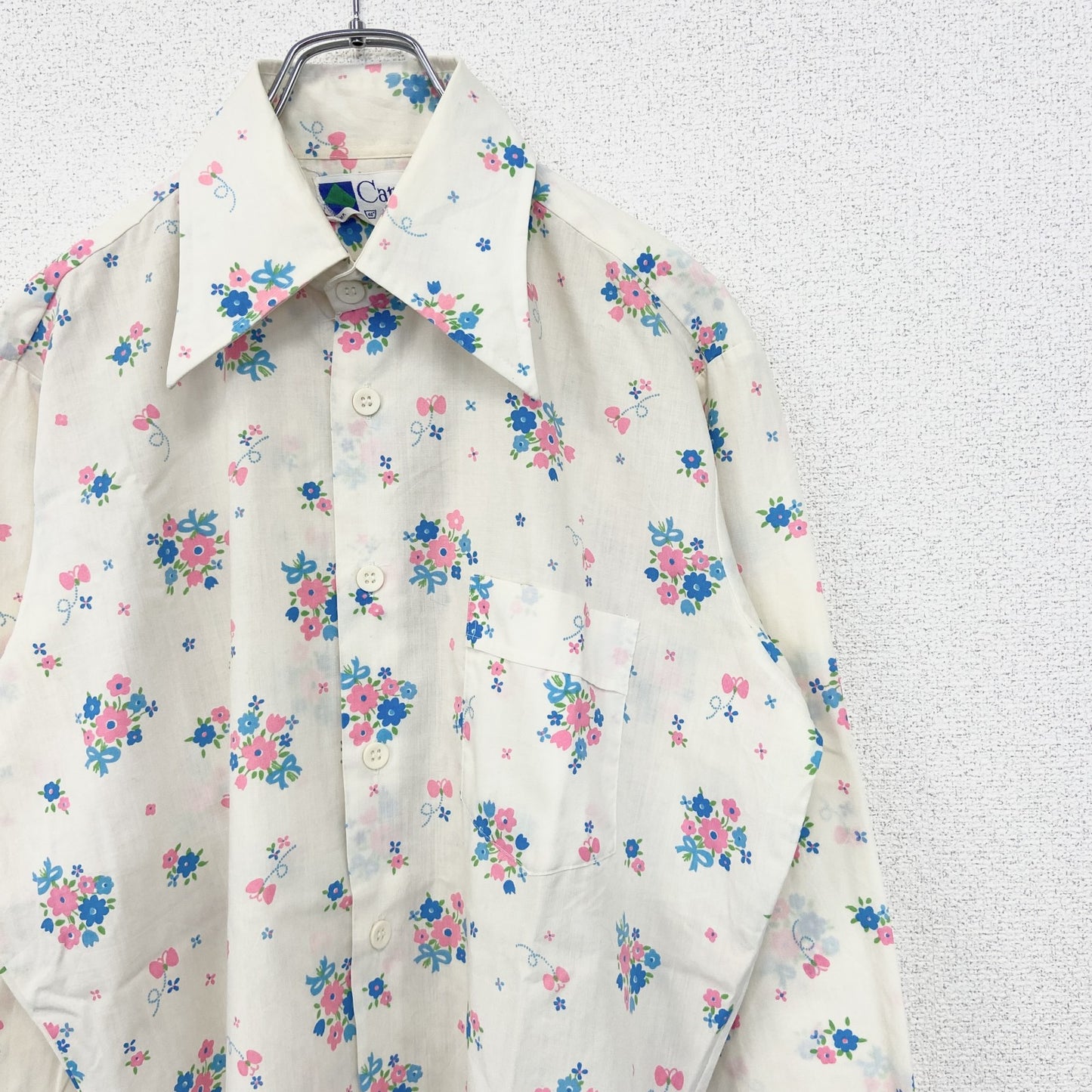 古着 used　Carr'e　長袖プリント柄シャツ　花柄　蝶々　総柄　レトロデザイン　ヴィンテージ風　白　ホワイト　Lサイズ